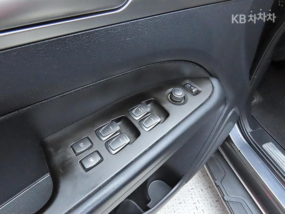 KG Mobility Rexton 스포츠2.2 4WD Noblesse - 13