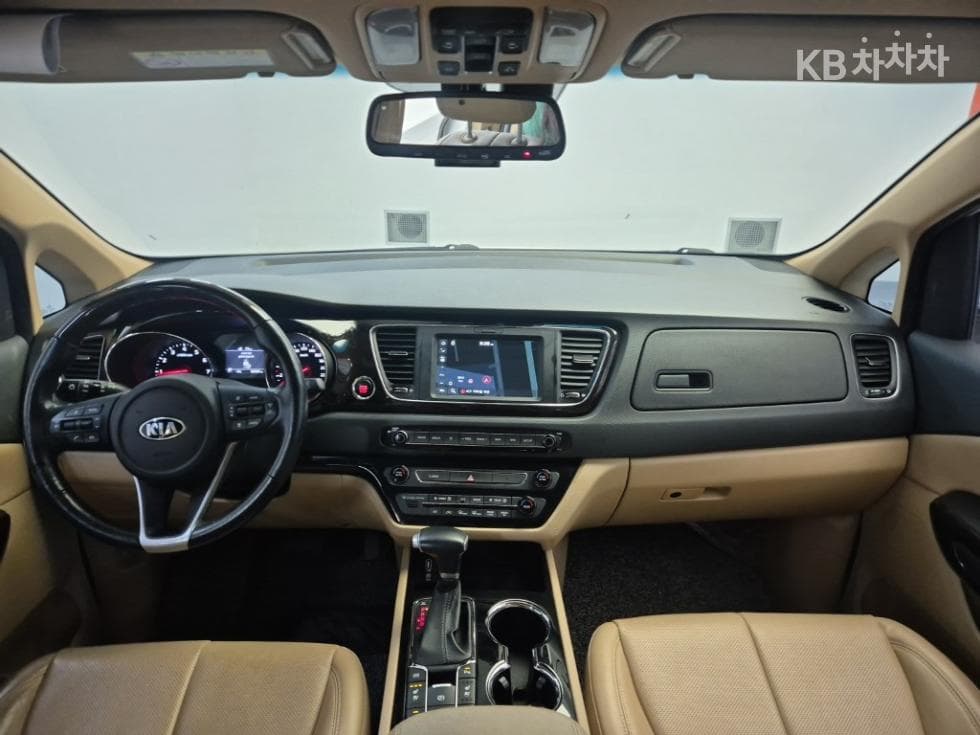 Киа The New (фейслифт) Канивал7-местен (Лимузин) 3.3 Бензин Лимузин President - 7