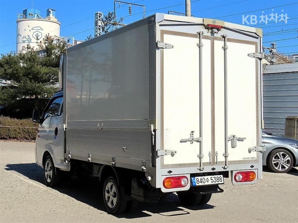 Хюндай Porter 2Удължено междуосие Super Cab Wing Body Ръчна PLUS - 3