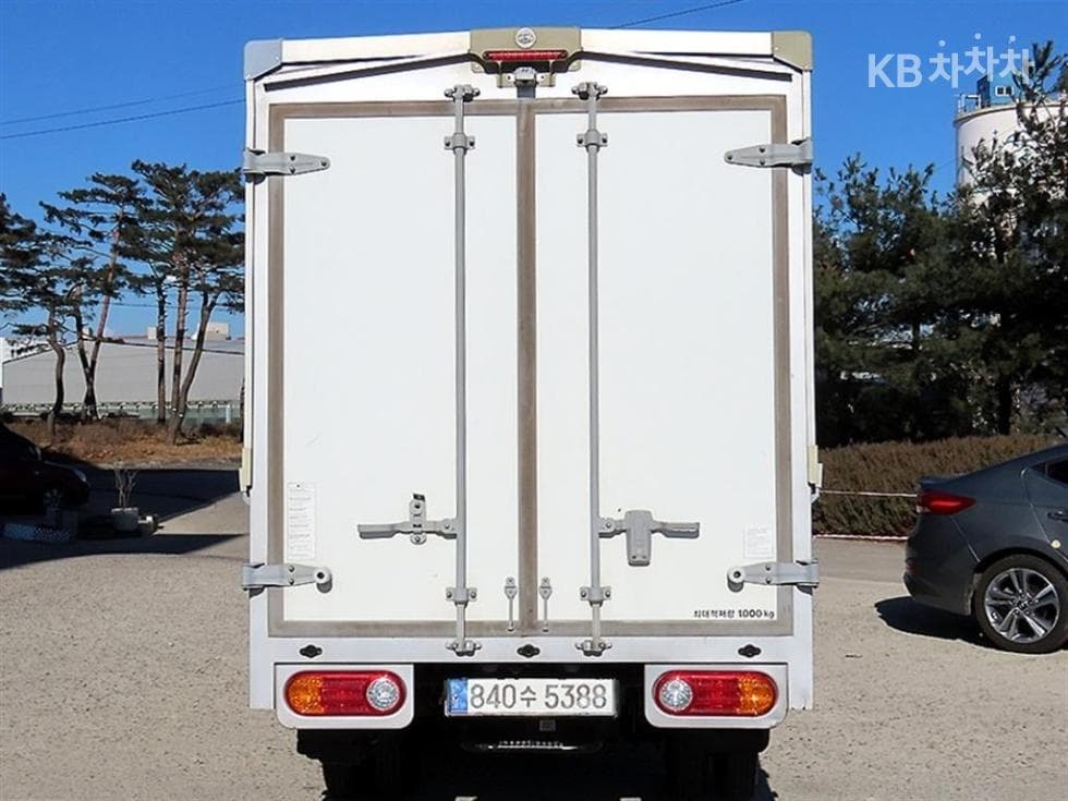 Хюндай Porter 2Удължено междуосие Super Cab Wing Body Ръчна PLUS - 4