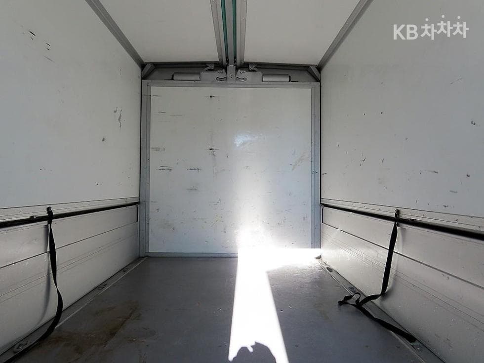 Хюндай Porter 2Удължено междуосие Super Cab Wing Body Ръчна PLUS - 6