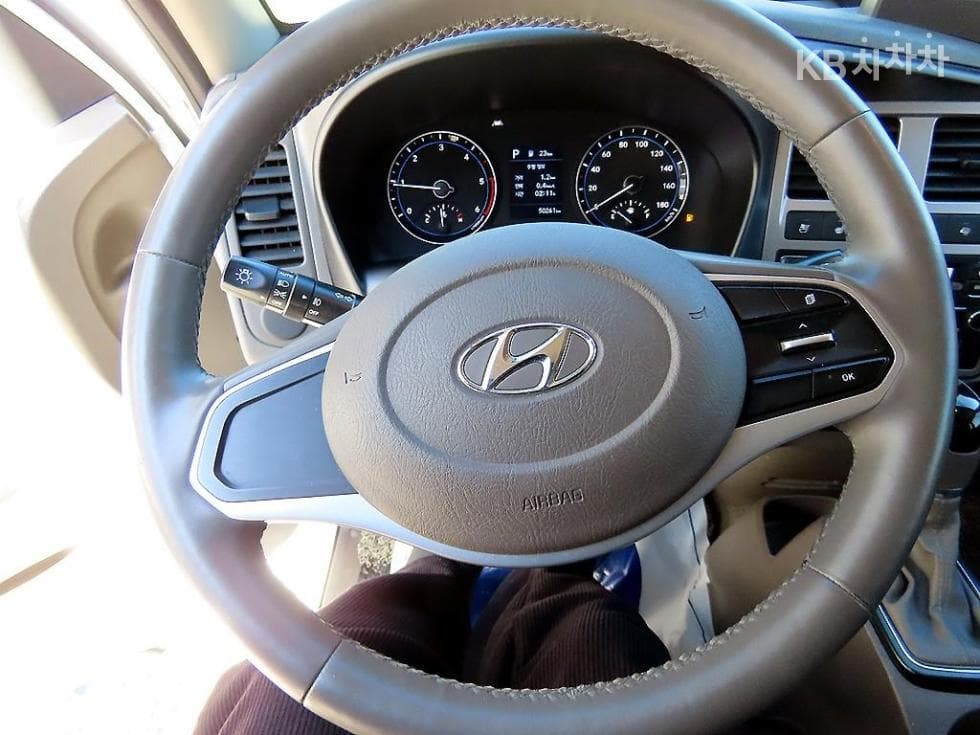 Хюндай Porter 2Удължено междуосие Super Cab Wing Body Ръчна PLUS - 9