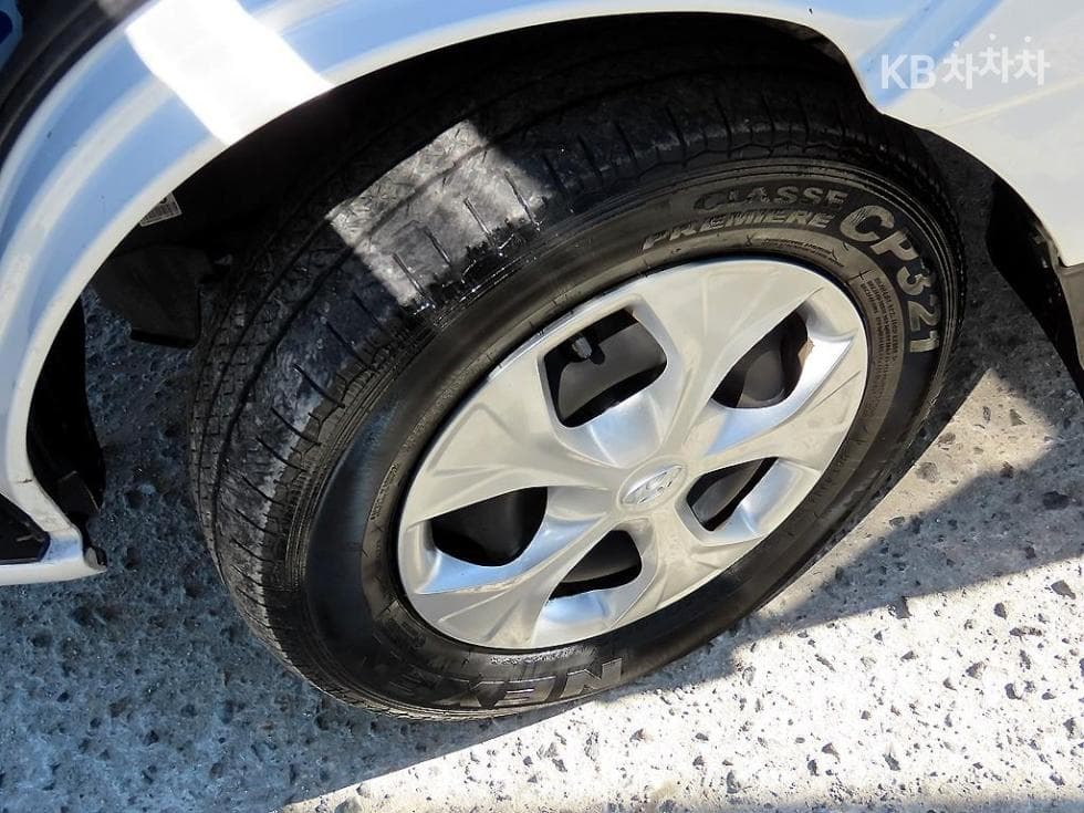 Хюндай Porter 2Удължено междуосие Super Cab Wing Body Ръчна PLUS - 19