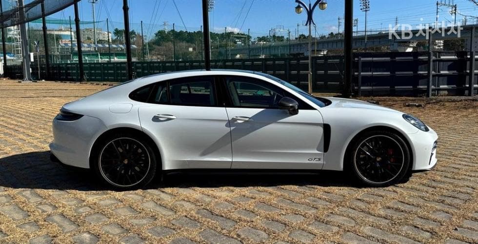 Porsche 파나메라 (971)4.0 GTS Standard - 9
