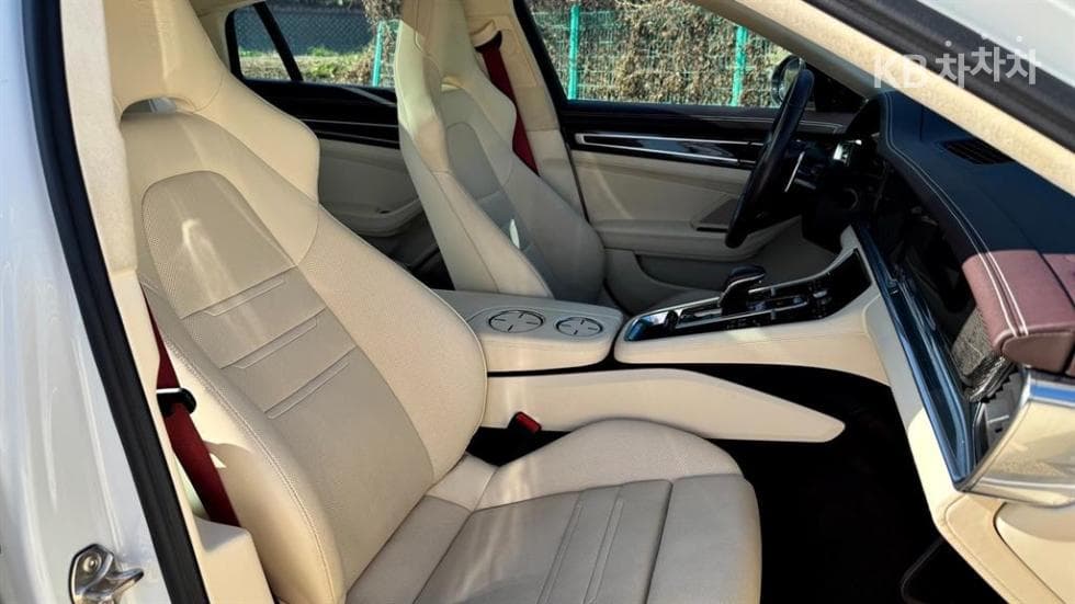 Porsche 파나메라 (971)4.0 GTS Standard - 12