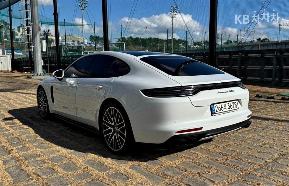 Porsche 파나메라 (971)4.0 GTS Standard - 7