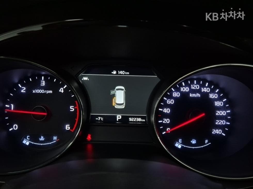 Kia The New (facelift) Carnival7-seater (Limousine) 2.2 Diesel Limousine President - 6