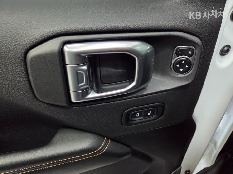 지프 랭글러 (JL)2.0 사하라 파워Top (Cargo) 4도어 Standard - 10