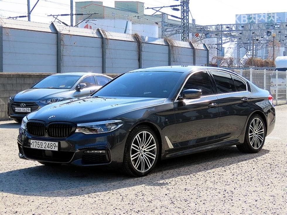BMW 올New5 Series (G30) 530i M Sport Plus - Image 1