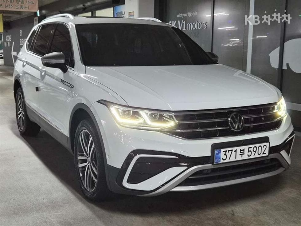 Volkswagen Tiguan Allspace 2.0 Turbocharged Stratified Injection (VW) Prestige - Image 1