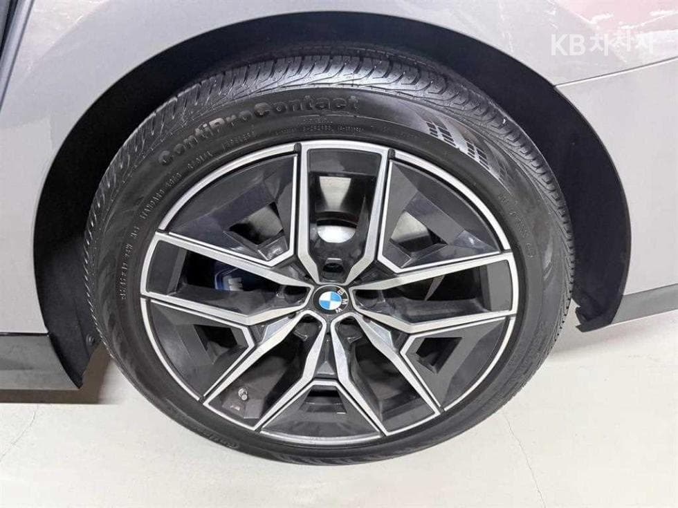 BMW New5 Series(G60)520i M Sport - 17