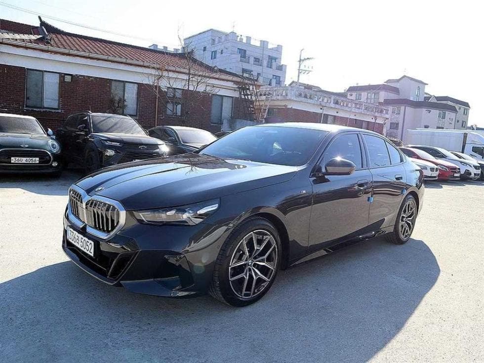 BMW New5 Series(G60) 520i M Sport - Image 1