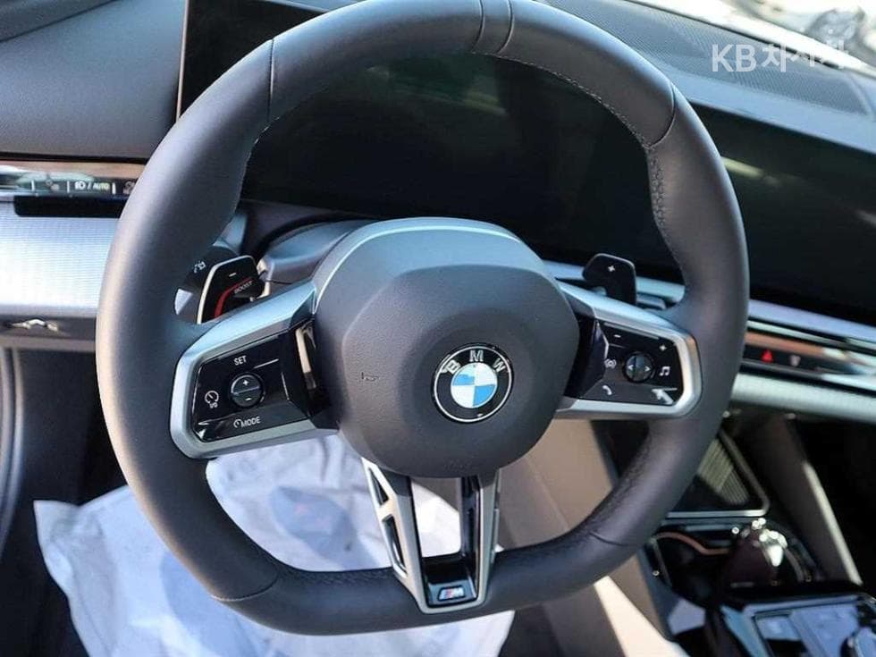 BMW New5 Series(G60)520i M Sport - 8