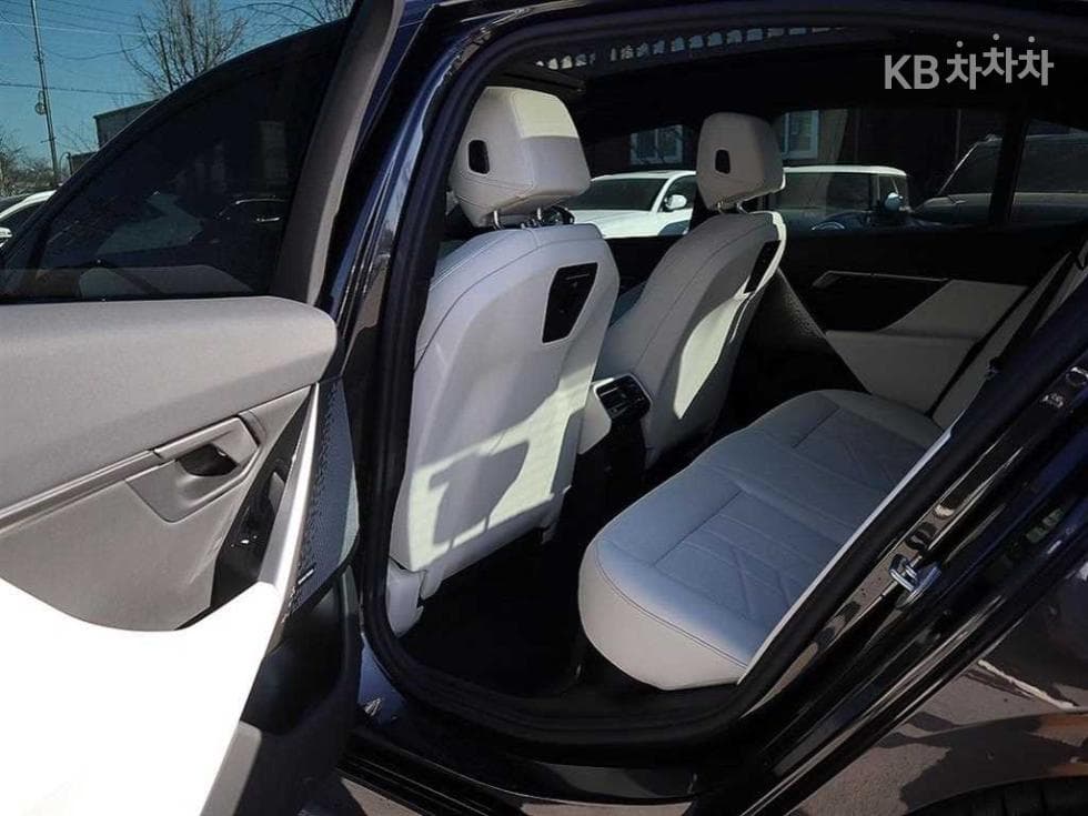 BMW New5 Series(G60)520i M Sport - 16