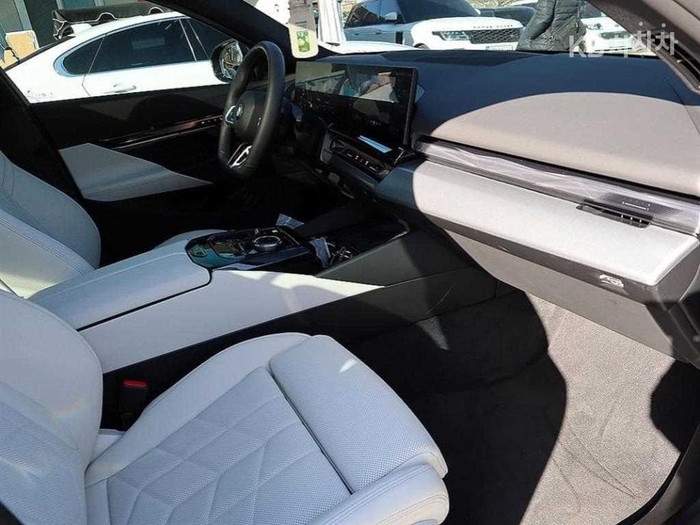 BMW New5 Series(G60)520i M Sport - 19