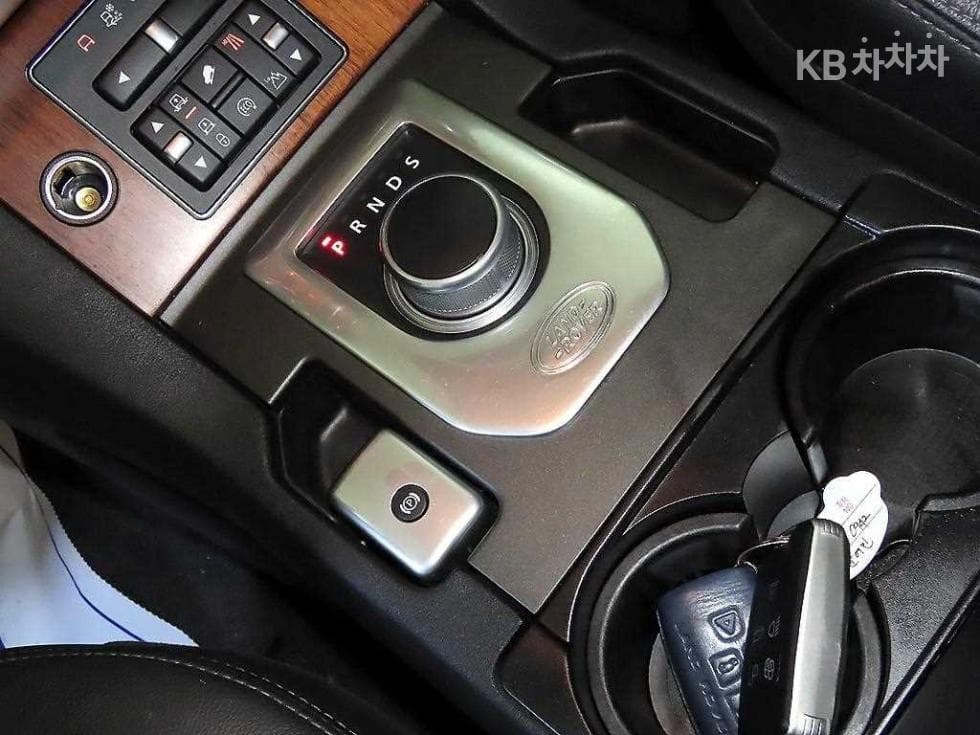 Land Rover 디스커버리43.0 SDV6 HSE Standard - 12