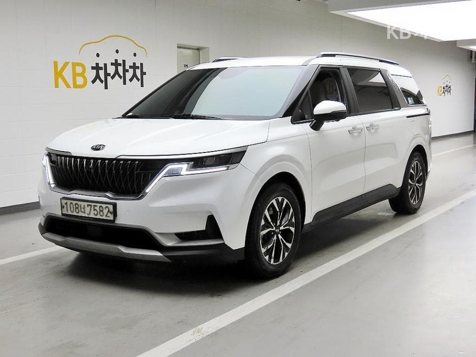 Kia Carnival 4th generation D2.2 9-seater Prestige - Image 1