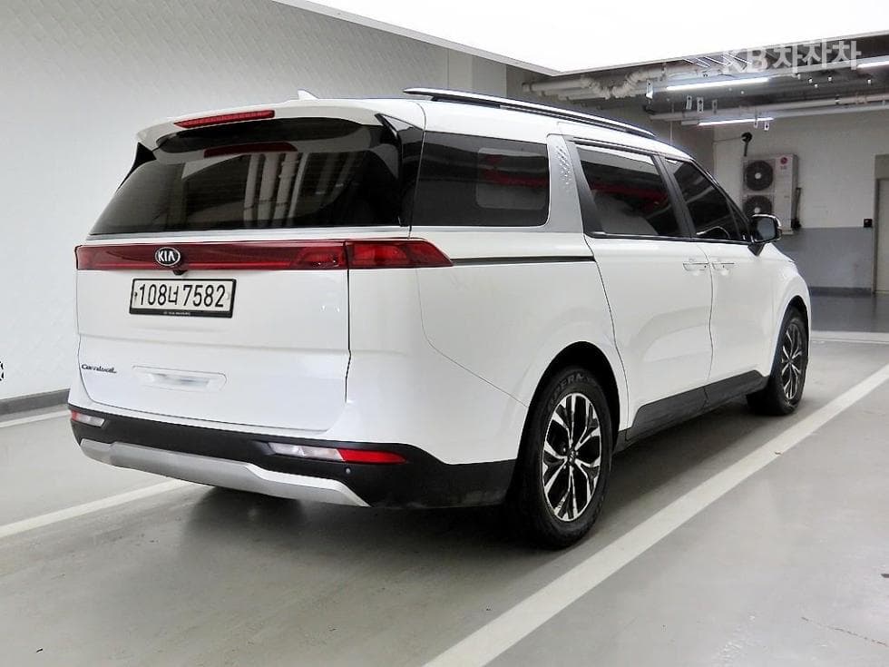 Kia Carnival 4th generationD2.2 9-seater Prestige - 4