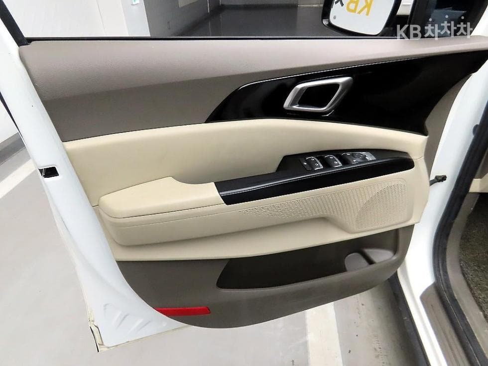 Kia Carnival 4th generationD2.2 9-seater Prestige - 11