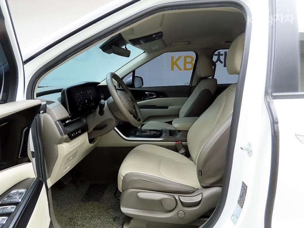 Kia Carnival 4th generationD2.2 9-seater Prestige - 13