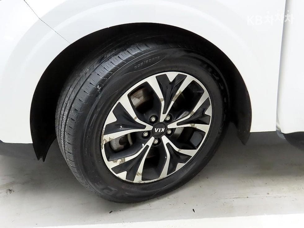 Kia Carnival 4th generationD2.2 9-seater Prestige - 19