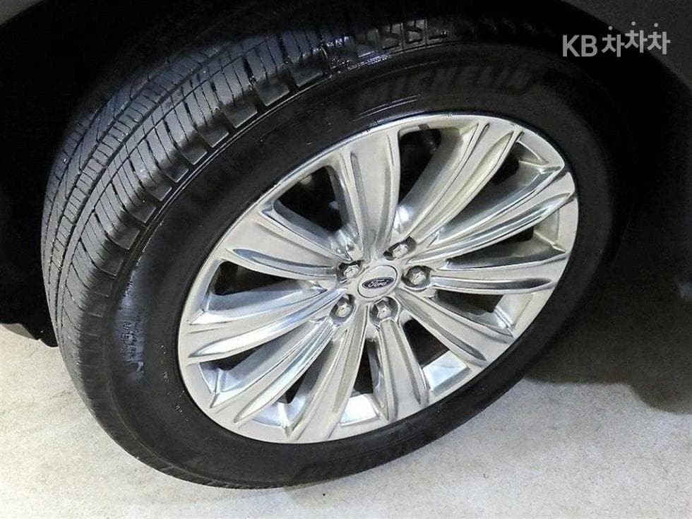 Ford Explorer(6세대)Gasoline Turbo 2.3 AWD Limited - 20