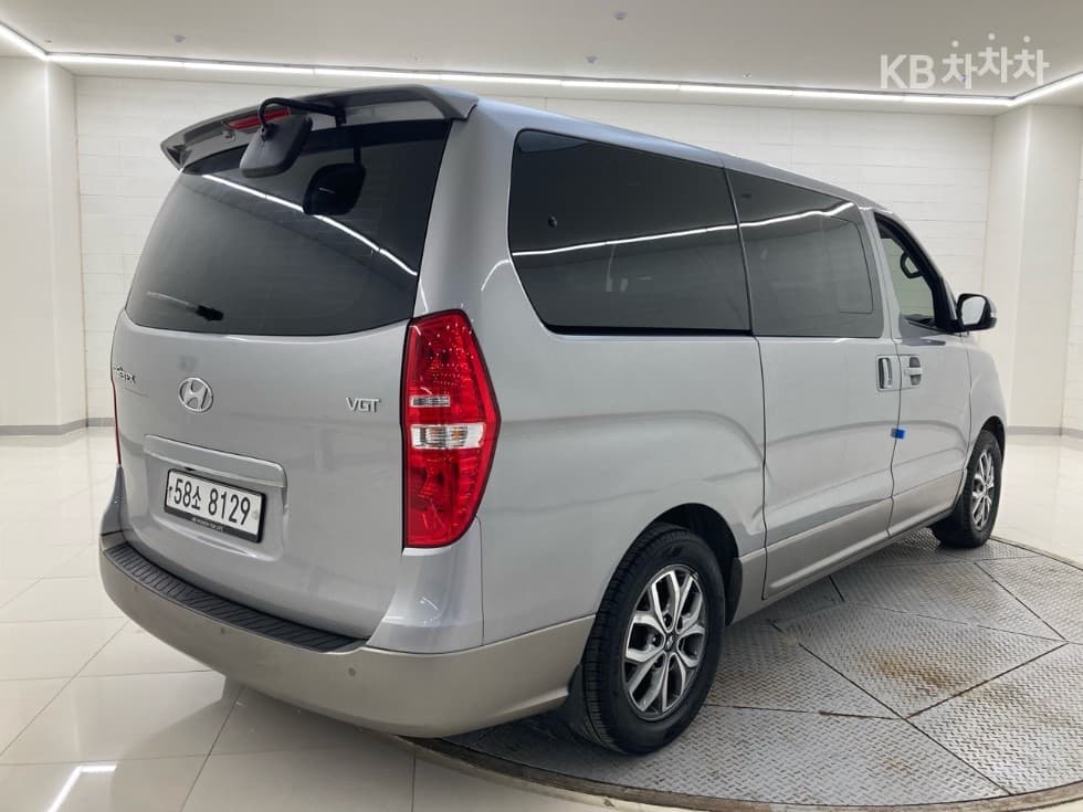 Hyundai The New (facelift) 그랜드 Star렉스어반 9-seater Premium Special (special feature/edition) - 2