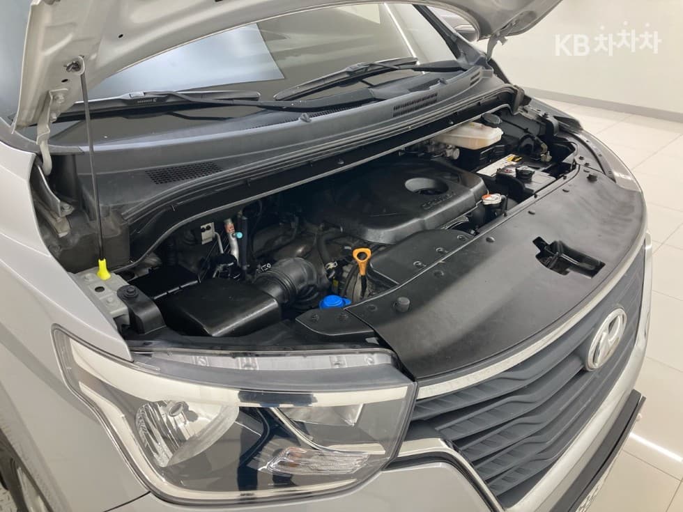 Hyundai The New (facelift) 그랜드 Star렉스어반 9-seater Premium Special (special feature/edition) - 6