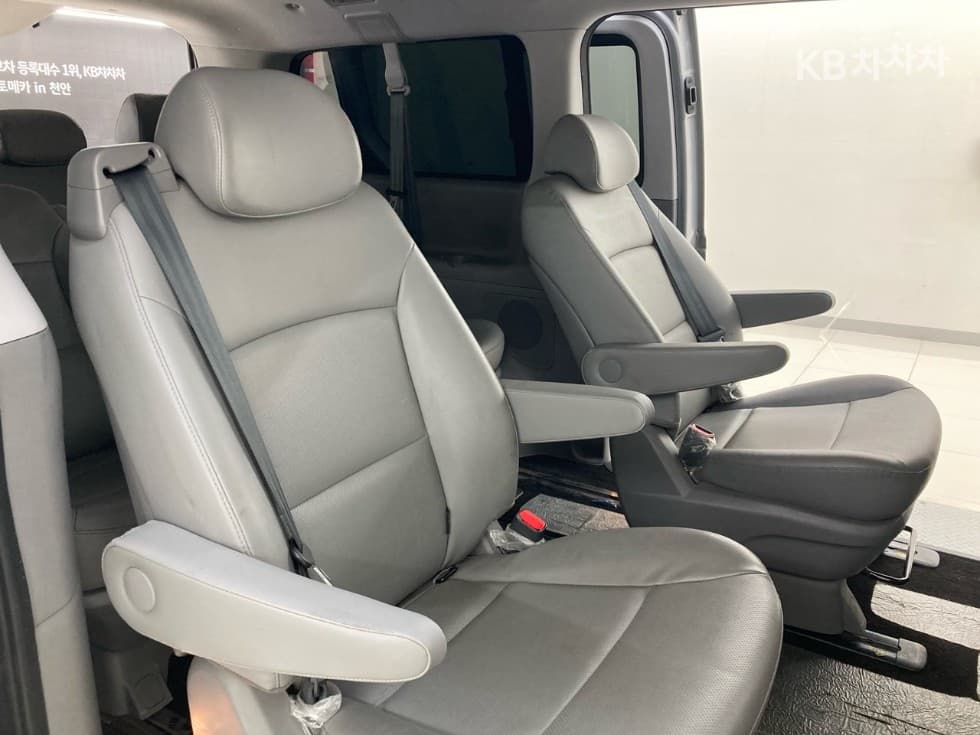 Hyundai The New (facelift) 그랜드 Star렉스어반 9-seater Premium Special (special feature/edition) - 15