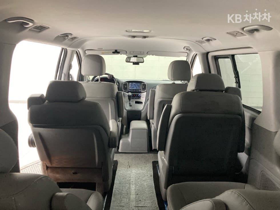 Hyundai The New (facelift) 그랜드 Star렉스어반 9-seater Premium Special (special feature/edition) - 19