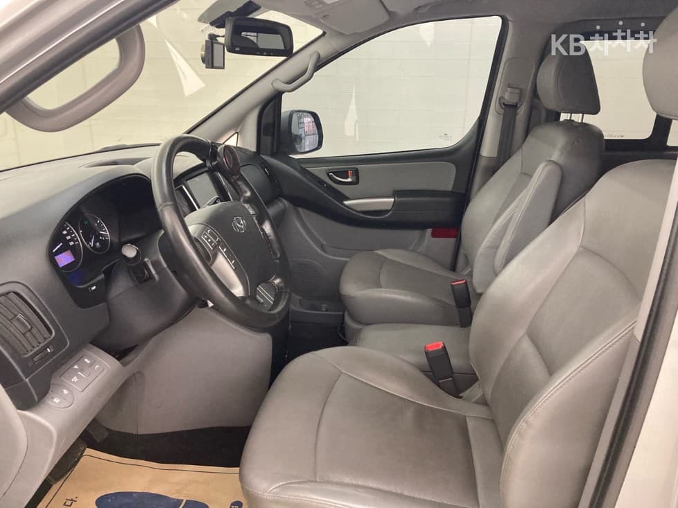 Hyundai The New (facelift) 그랜드 Star렉스어반 9-seater Premium Special (special feature/edition) - 10