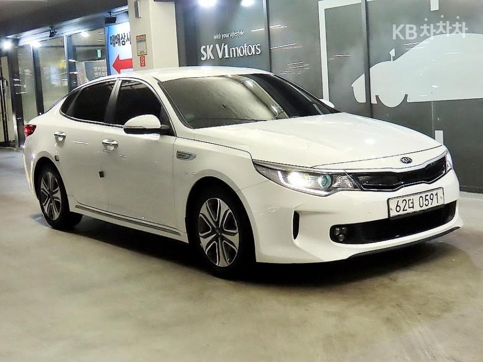 Kia K5 Hybrid Second generation 2.0 Noblesse Special (special feature/edition) - Image 1