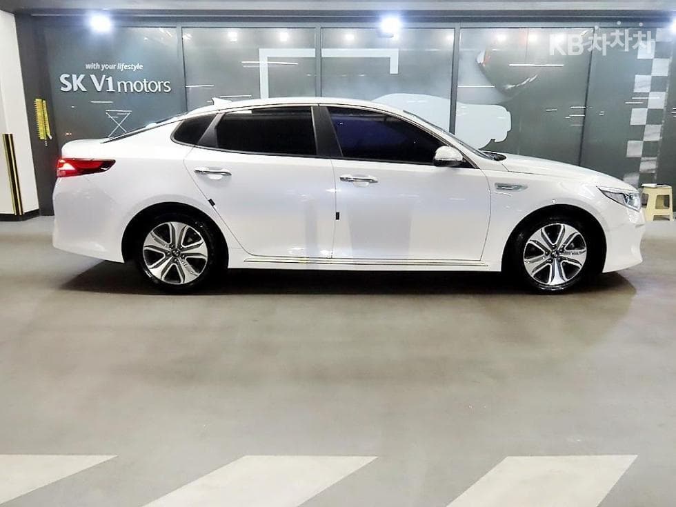Kia K5 Hybrid Second generation2.0 Noblesse Special (special feature/edition) - 3