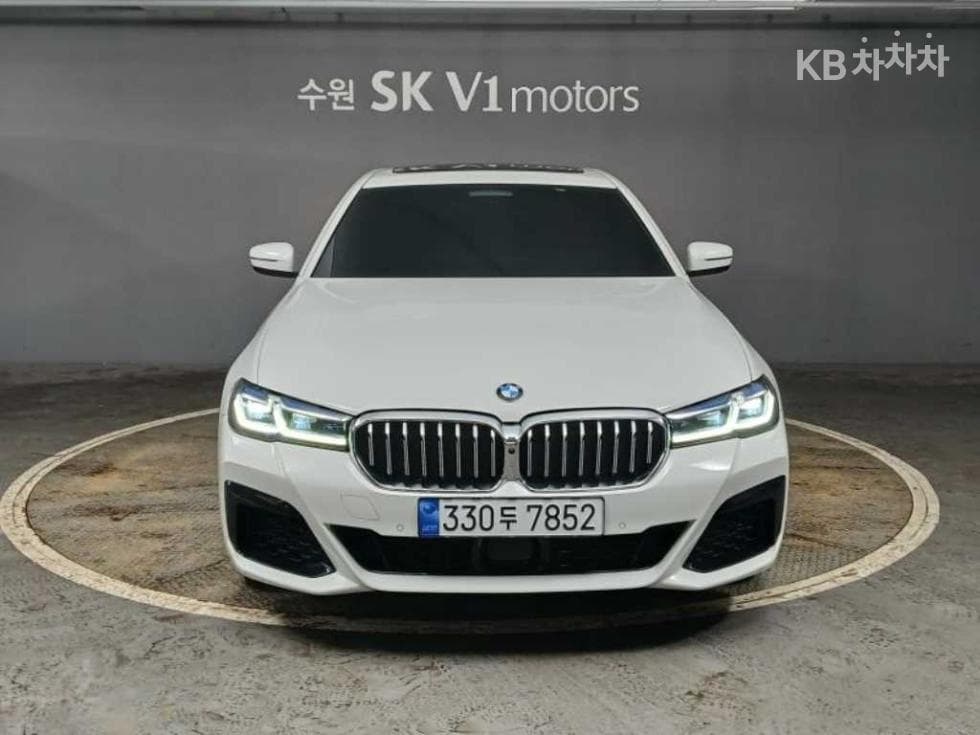 BMW 올New5 Series (G30) 530i M Sport - Image 1