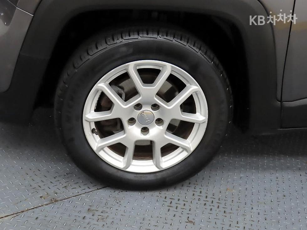 지프 레니게이드2.4 Limited FWD - 20