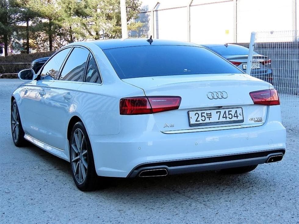 Audi NEW A640 Turbo Diesel Injection 콰트로 Premium C7 - 3