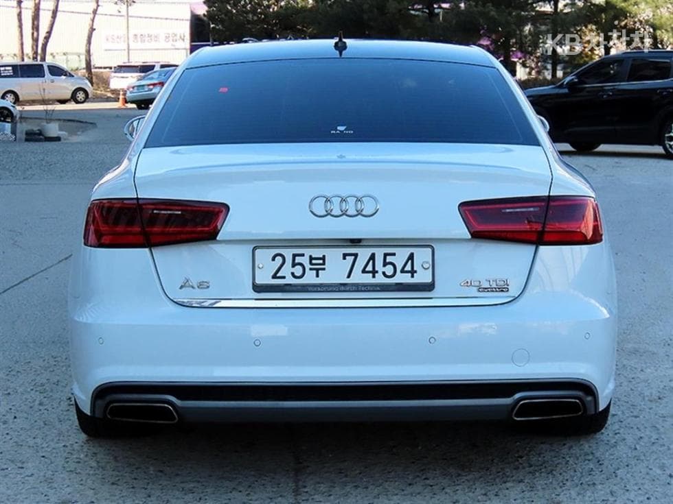 Audi NEW A640 Turbo Diesel Injection 콰트로 Premium C7 - 4
