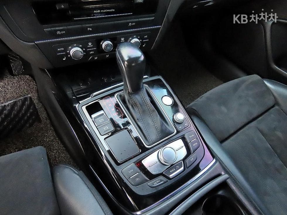 Audi NEW A640 Turbo Diesel Injection 콰트로 Premium C7 - 11