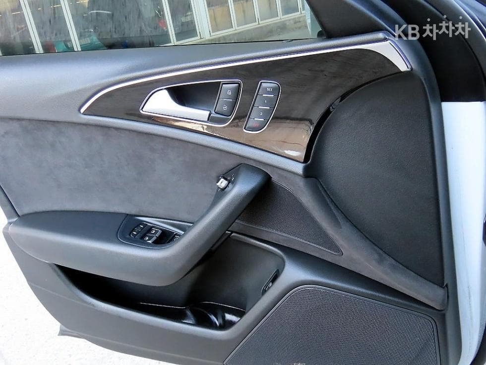 Audi NEW A640 Turbo Diesel Injection 콰트로 Premium C7 - 12