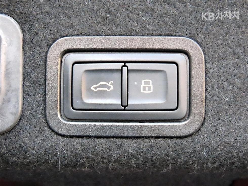 Audi NEW A640 Turbo Diesel Injection 콰트로 Premium C7 - 17