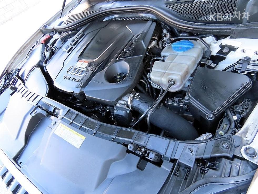Audi NEW A640 Turbo Diesel Injection 콰트로 Premium C7 - 19