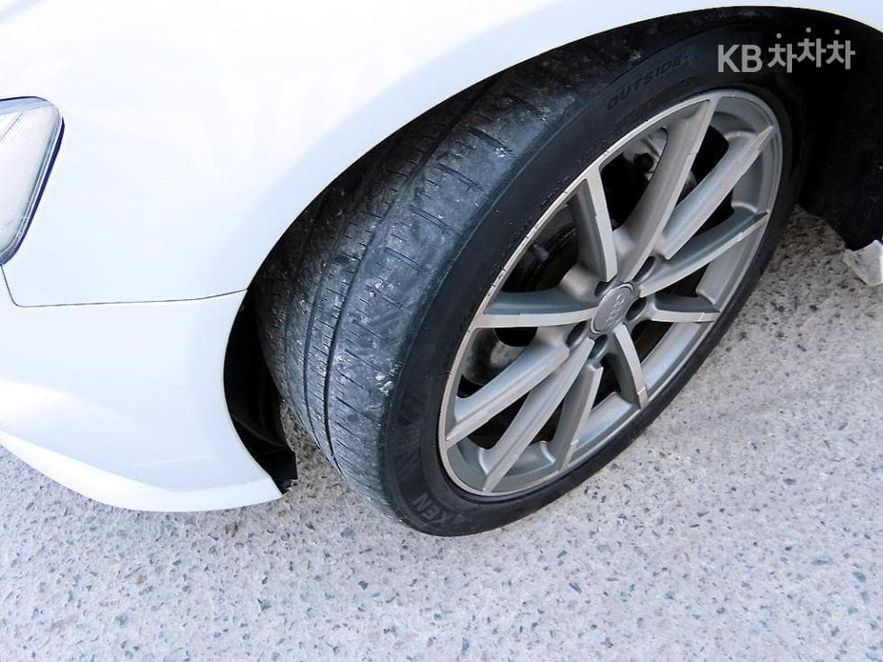 Audi NEW A640 Turbo Diesel Injection 콰트로 Premium C7 - 20