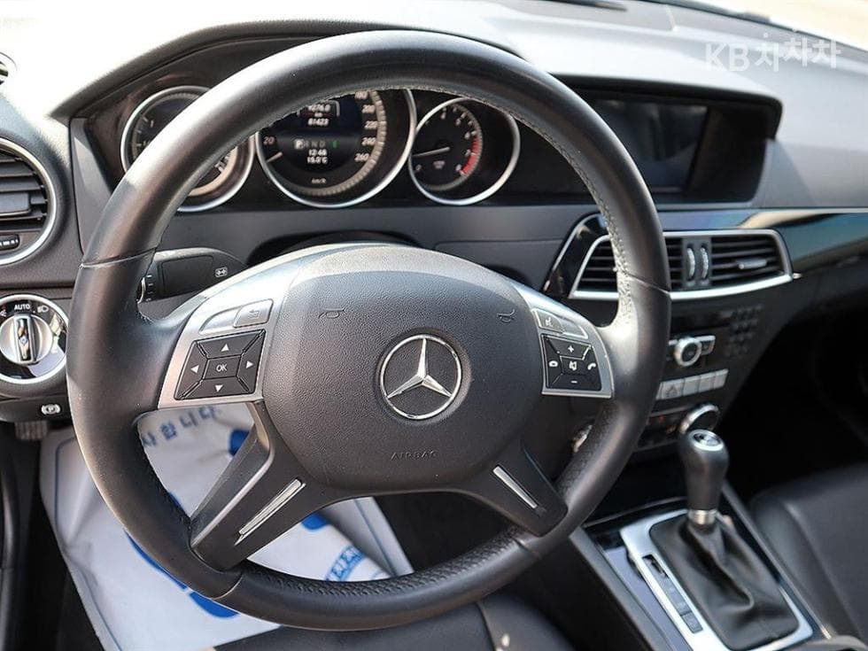 Mercedes-Benz New C-ClassC200 CGI - 8