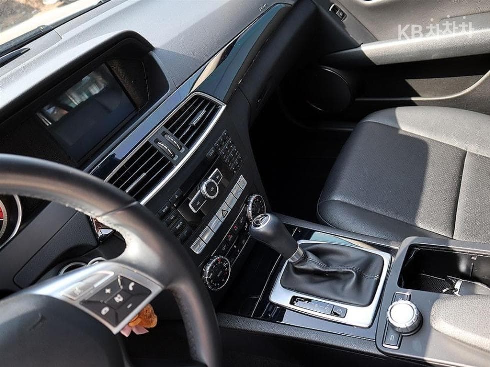 Mercedes-Benz New C-ClassC200 CGI - 10