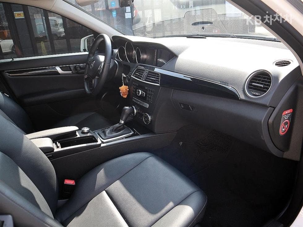 Mercedes-Benz New C-ClassC200 CGI - 14