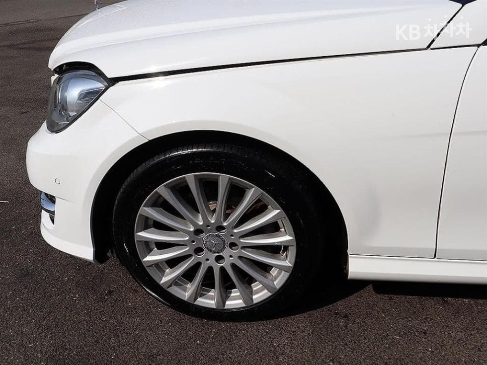 Mercedes-Benz New C-ClassC200 CGI - 18