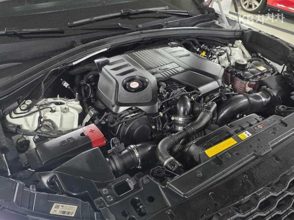 Land Rover Range Rover 벨라3.0 D300 R-Dynamic HSE - 6