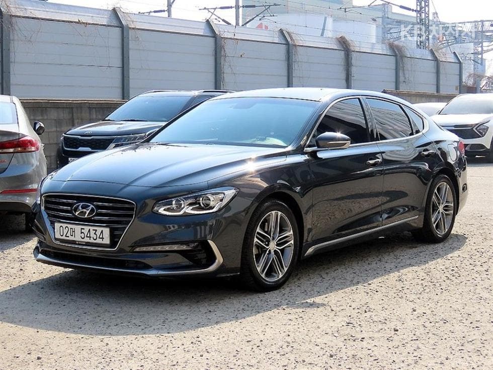 Hyundai Grandeur (Azera)IG 2.4 Premium Special (special feature/edition) - Image 1