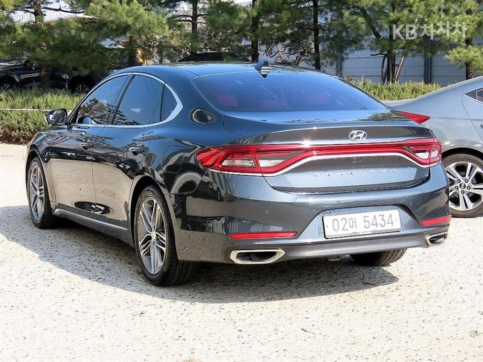 Hyundai Grandeur (Azera)IG2.4 Premium Special (special feature/edition) - 3