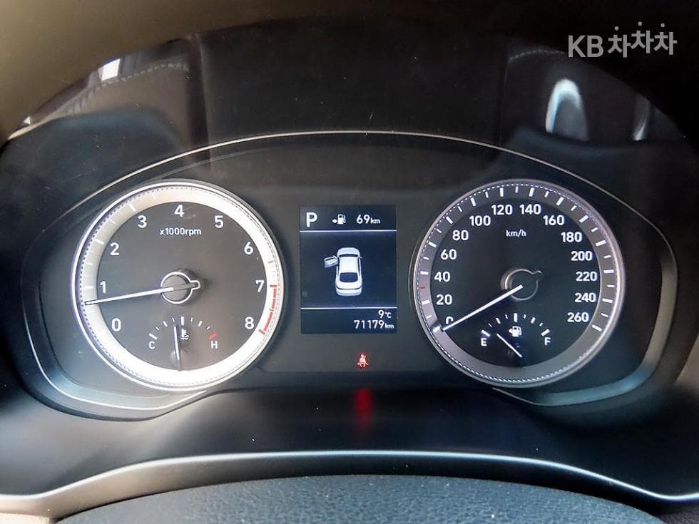 Hyundai Grandeur (Azera)IG2.4 Premium Special (special feature/edition) - 9